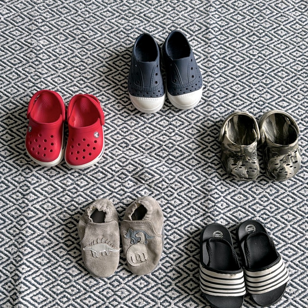 Toddler crocs